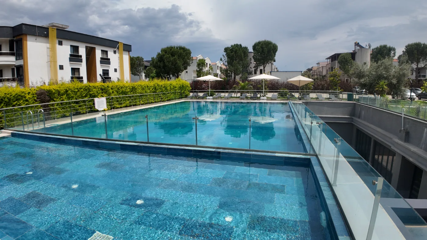 Manisa Karaali EKMASta Havuz Cepheli Kiracılı Lüks 1+1